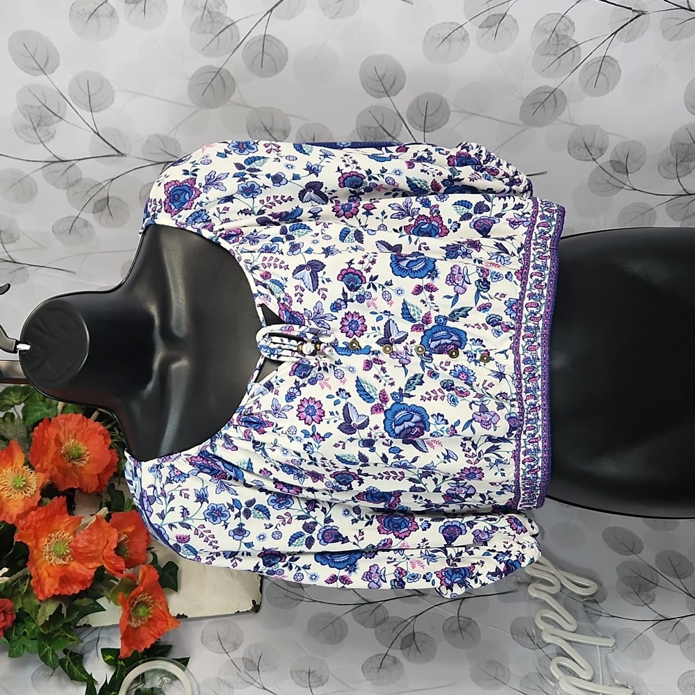 Joie Folk Song Cropped Blouse in SkyJoie Folk Song Sky Blue Floral Cropped Silk - Picture 3 of 7